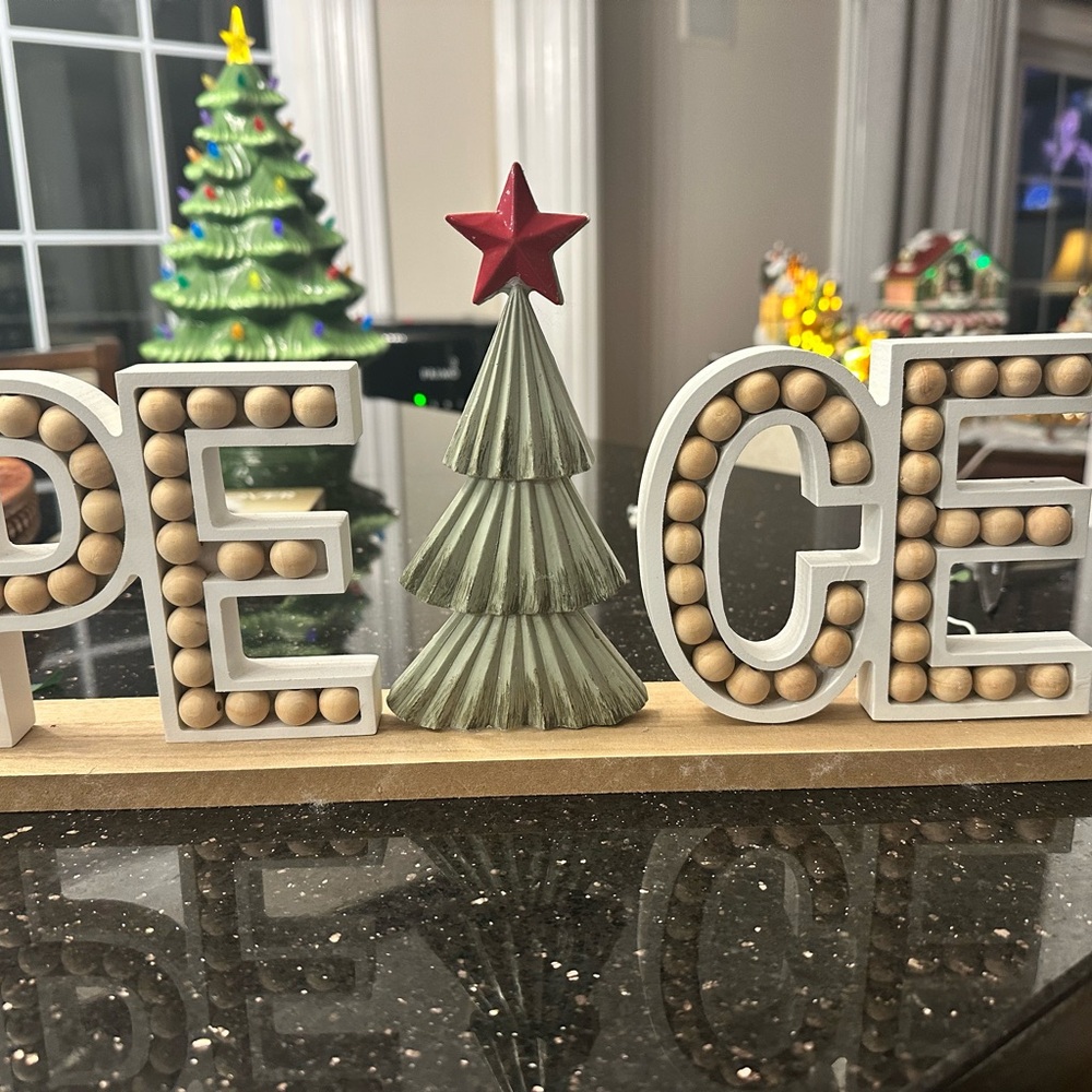 Festive 'PEACE' Holiday Decor with Red Star and Green Tree